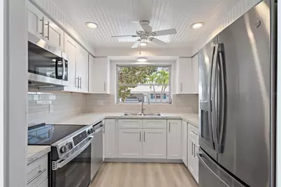 597 Spanish Drive N #12, Longboat Key, FL 34228 - Photo 3