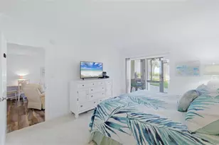 2110 Benjamin Franklin Dr, Sarasota, FL 34236 - Photo 23