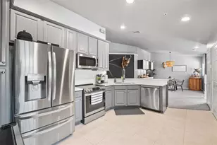 2013 Santa Catalina Ln, Riverview, FL 33578 - Photo 5