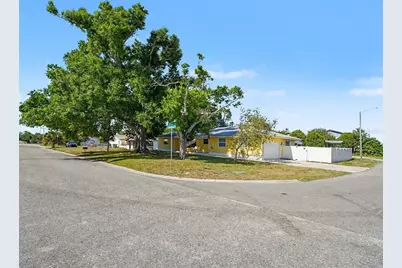 704 S Lockwood Ridge Road, Sarasota, FL 34237 - Photo 41