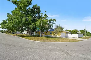 704 S Lockwood Ridge Rd, Sarasota, FL 34237 - Photo 41