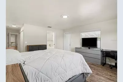 704 S Lockwood Ridge Road, Sarasota, FL 34237 - Photo 23