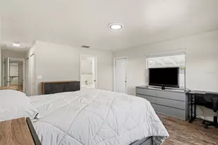 704 S Lockwood Ridge Rd, Sarasota, FL 34237 - Photo 23