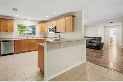 704 S Lockwood Ridge Road, Sarasota, FL 34237 - Photo 15