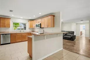 704 S Lockwood Ridge Rd, Sarasota, FL 34237 - Photo 15