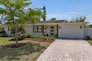 2440 Valencia Dr, Sarasota, FL 34239 - Photo 1
