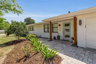 2440 Valencia Dr, Sarasota, FL 34239 - Photo 1