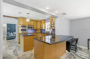 6901 17th Ln N, Saint Petersburg, FL 33702 - Photo 9