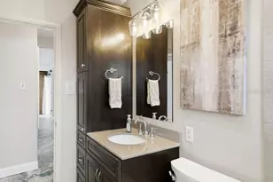6901 17th Ln N, Saint Petersburg, FL 33702 - Photo 35