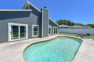 910 Plum Tree Ln, Sarasota, FL 34243 - Photo 23