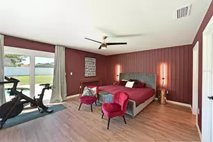 910 Plum Tree Ln, Sarasota, FL 34243 - Photo 11