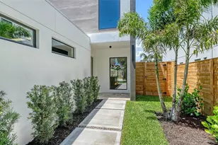 2225 Florinda St, Sarasota, FL 34231 - Photo 3