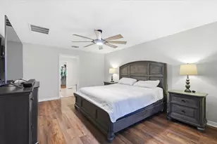 936 Zone Tailed Hawk Pl, Ruskin, FL 33570 - Photo 19
