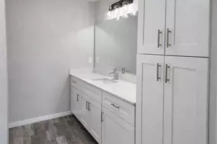 202 NW 25th Pl, Cape Coral, FL 33993 - Photo 5