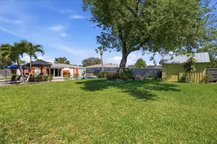1129 Riviera St, Venice, FL 34285 - Photo 47
