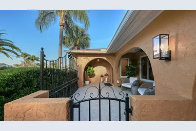 7137 Westmoreland Drive, Sarasota, FL 34243 - Photo 13