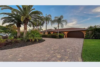 7137 Westmoreland Drive, Sarasota, FL 34243 - Photo 9
