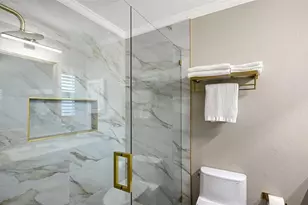 7137 Westmoreland Dr, Sarasota, FL 34243 - Photo 37