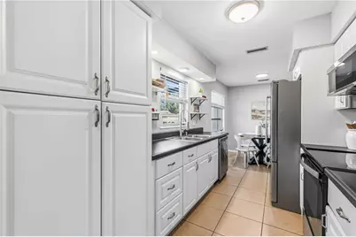 530 Saint Andrews Drive, Sarasota, FL 34243 - Photo 15