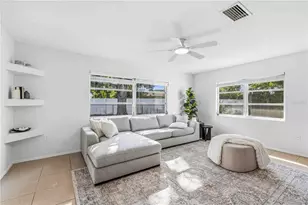 530 St Andrews Dr, Sarasota, FL 34243 - Photo 11