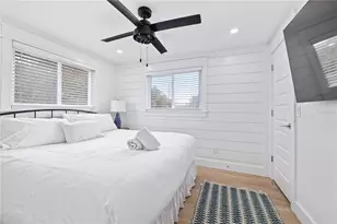 228 Gladiolus St, Anna Maria, FL 34216 - Photo 27