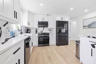 228 Gladiolus St, Anna Maria, FL 34216 - Photo 13