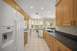 6923 Lennox Pl, University Park, FL 34201 - Photo 11