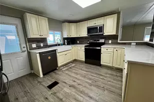 5619 Bayshore Rd, Palmetto, FL 34221 - Photo 3