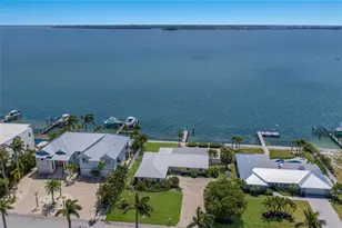 633 Key Royale Dr, Holmes Beach, FL 34217 - Photo 1