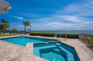 633 Key Royale Dr, Holmes Beach, FL 34217 - Photo 7