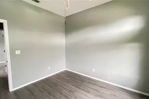 210 41st St NE, Bradenton, FL 34208 - Photo 17
