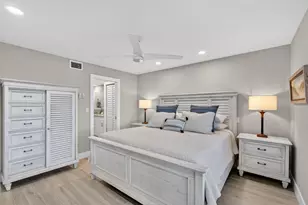 1080 W Peppertree Ln, Sarasota, FL 34242 - Photo 29