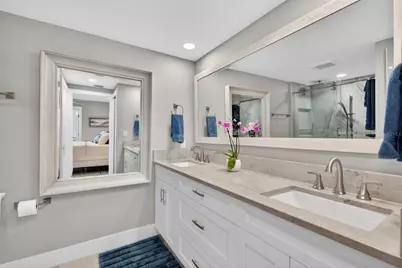 1080 W Peppertree Lane #305A, Sarasota, FL 34242 - Photo 31