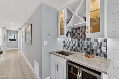 1080 W Peppertree Lane #305A, Sarasota, FL 34242 - Photo 17