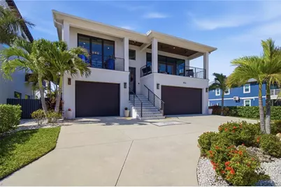 1912 Riverside Drive E, Bradenton, FL 34208 - Photo 1