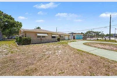 6388 21st Avenue N, Saint Petersburg, FL 33710 - Photo 3