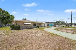 6388 21st Ave N, Saint Petersburg, FL 33710 - Photo 3