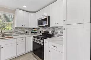 5623 80th St N, Saint Petersburg, FL 33709 - Photo 3