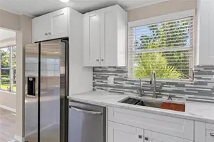 5623 80th St N, Saint Petersburg, FL 33709 - Photo 5