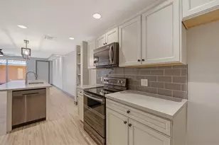 1586 Dorgali Dr, Sarasota, FL 34238 - Photo 9