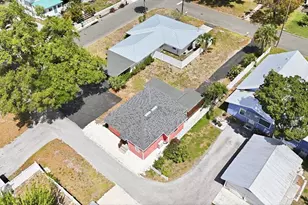 301 28th St W, Bradenton, FL 34205 - Photo 59