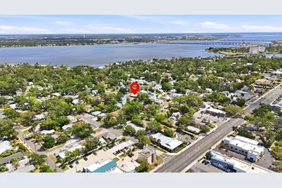 301 28th Street W, Bradenton, FL 34205 - Photo 1