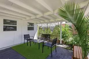 301 28th St W, Bradenton, FL 34205 - Photo 17
