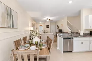 2549 Sunray Venus Wy, Ruskin, FL 33570 - Photo 13
