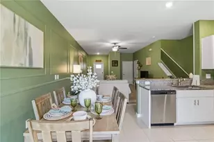 2549 Sunray Venus Wy, Ruskin, FL 33570 - Photo 13