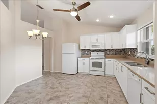 4129 Vallarta Ct, Sarasota, FL 34233 - Photo 9