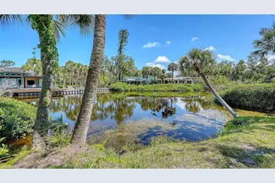 239 Hourglass Way #V7, Sarasota, FL 34242 - Photo 11