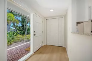 239 Hour Glass Way, Sarasota, FL 34242 - Photo 5