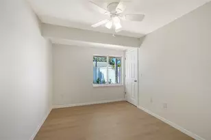 239 Hour Glass Way, Sarasota, FL 34242 - Photo 33