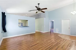 7211 48th Ave E, Palmetto, FL 34221 - Photo 9
